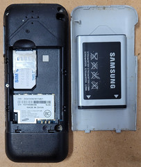 Samsung SGH-S125G – Silver and Black ( TracFone ) Cellular GSM Phone