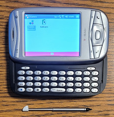 HTC Wizard 200 / WIZA200 – Silver ( T-Mobile ) Super Rare Windows Phone with Pen