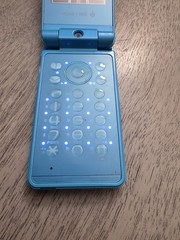 Kyocera Willcom Wx334K Japanese Flip phone Feature phone Garakei Keitai 2010