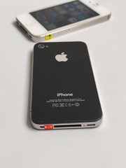 9/10N ew Apple iPhone 4s 8/16/32/64GB Factory UNlocked(any carrier)Black/White