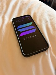 Solana Mobile Seeker 128GB – Used