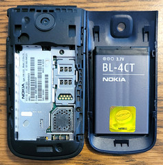 Nokia Fold 2720 1st Gen – Black and Silver ( AT&T ) Cellular GSM Flip Phone