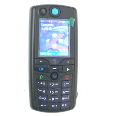 Motorola C975 GSM Uncloked Camera, Bluetooth,Mp3, Gorgeous Solid Built Bar Phone