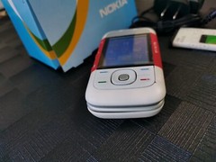 Nokia Xpress Music 5300 UNLOCKED Cellular Phone Tri-Band 2G GSM 900 /1800 /1900