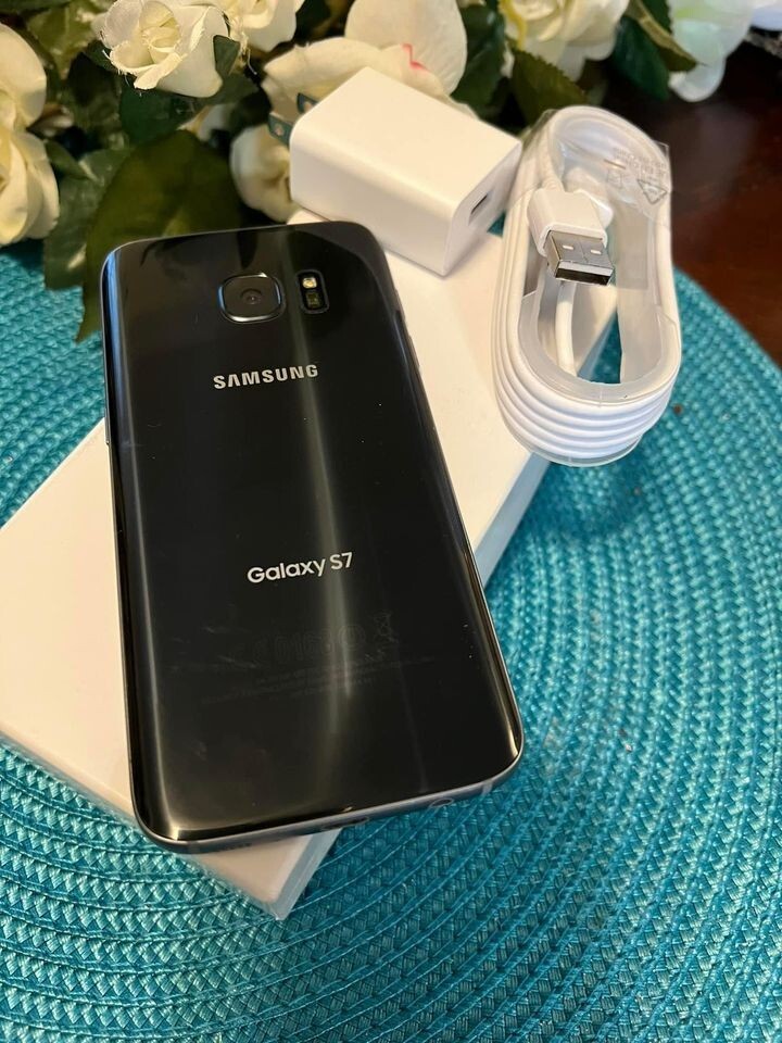 Samsung Galaxy S7 – 32GB – Black ( Unlocked ) Excellent condition