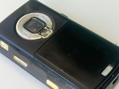 Genuine Nokia N95 8GB Mobile Phone NO BATTERY