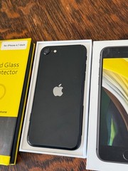 Apple iPhone SE 2nd Gen 128GB Black A2275 MHFC3LL/A w/ 2 Screen Protectors