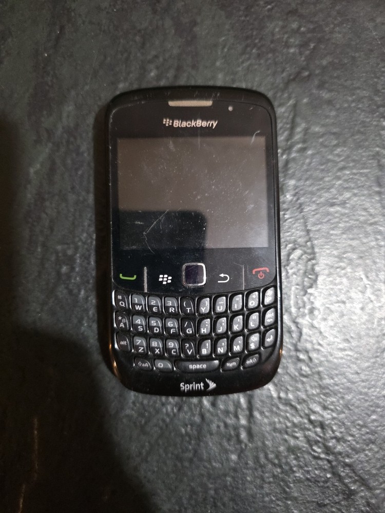 BlackBerry Curve 8530 In Black Good Condition Comes With Battery Untested