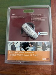 Palm One Treo 650 Wireless Bluetooth Headset Ear PHGB0 New In Package
