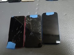 Apple iPhones Mix Lot Of 32 . Not Working Samsung Watch…Not Working As Is