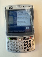 HP iPad HW6925 Mobile Messenger 6925 Quad Band WiFi BT 1.3MP Camera GPS Maps
