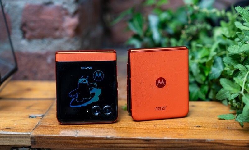 Motorola razr Orange Flip Foldable Smartphone