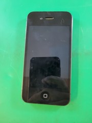 Apple iPhone 4 Tested Working, Back Glass Is Crack