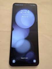 Samsung Galaxy Z Flip5 – 256 GB – Gray (T-Mobile) for parts -crack back –