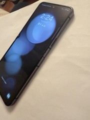 Samsung Galaxy Z Flip5 – 256 GB – Gray (T-Mobile) for parts -crack back –