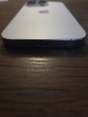 Apple iPhone 16 Pro – 1 TB – White Titanium (AT&T) PARTS READ 231