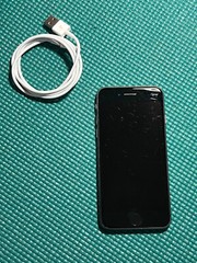 Apple iPhone 8 – 64GB – Space Gray (Unlocked) A1863 (CDMA + GSM)