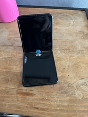 Samsung Galaxy Z Flip3 5G SM-F711U – 128GB – Phantom Black (AT&T)