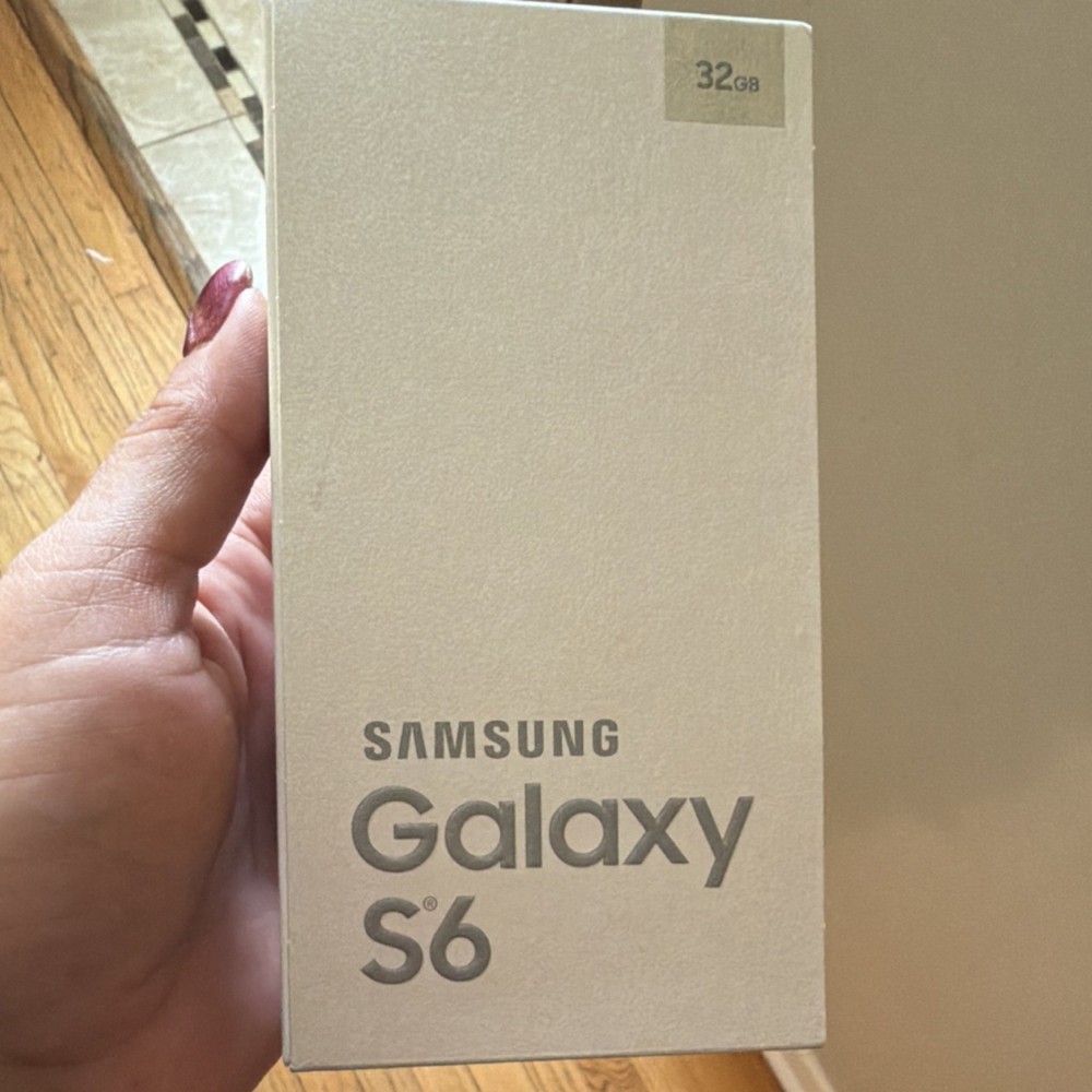 Samsung Galaxy S6 32GB Gold AT&T SM-G920A 5.1in Android 16MP Locked