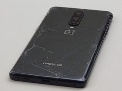OnePlus 8 (IN2017) 128GB – Black (T-Mobile) – CRACKED – Clean IMEI – J6221