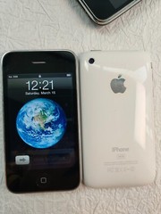 Apple iPhone 3G – 16GB 8GB – White/Black (Unlocked) Vintage phone Tested GOOD