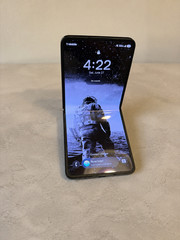 Samsung Galaxy Z Flip 7 – 256 GB – JetBlack (Unlocked) Mint Condition