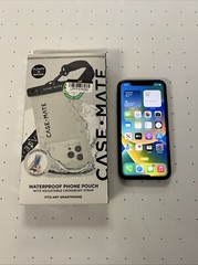 Apple iPhone SE 2nd Gen BUNDLE – 64GB Black Unlocked