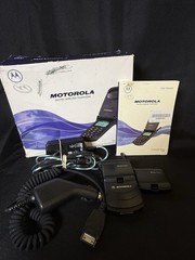 Motorola StarTAC ST7868W Black Dual Band Flip Cell Phone With Accessories