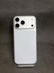 iPhone 17 Pro Max 1TB Unlocked – Silver – 0 Cycle Count
