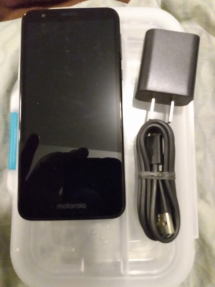 Motorola Moto e6 smartphone 32 GB (unlocked) (A)