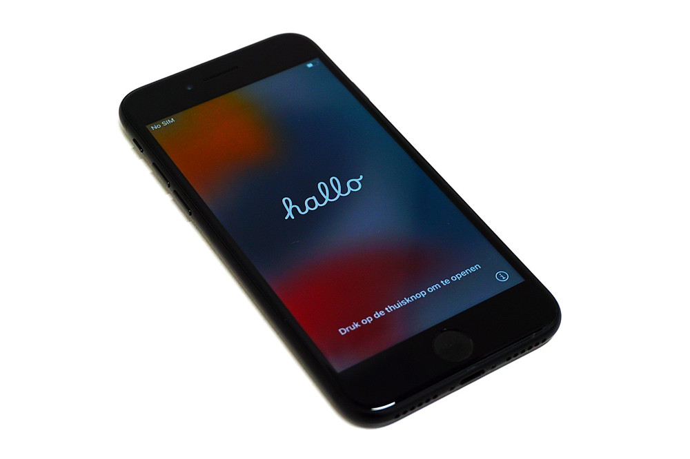 Apple iPhone 7 32GB Black Factory Unlocked A1660 Smartphone 100% Battery Health
