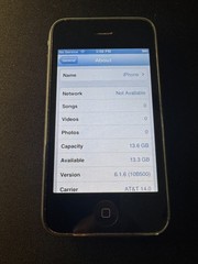 Apple iPhone 3GS – 16 GB – Black (Unlocked)