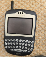 Vintage Nextel BlackBerry 7520 Smartphone – Complete Boxed Set (Collectible)