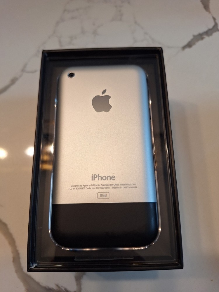 Apple iPhone 2G 1st Generation A1203 8GB Vintage Rare Collectible Original
