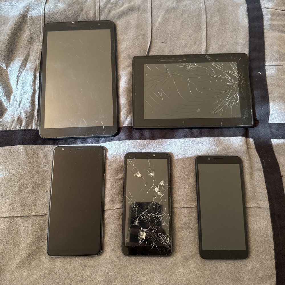 Lot Of Broken Phones/Tablets (3 Phones, 2 Tablets) For Parts Or Repair