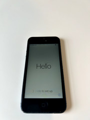 Apple iPhone 5 – 16GB – White & Silver (Unlocked) A1429 (CDMA + GSM)