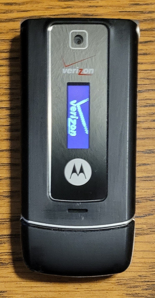 Motorola W385 – Black and Silver ( Verizon ) Rare Cellular Flip Phone