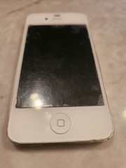 APPLE IPhone 4S. Unlocked, Factory Reset. iOS-3.5IN SCREEN. With Charge Cord&