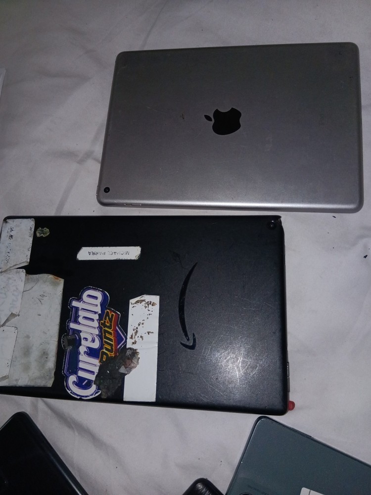 Broken Phones Smart Phones and iPad and Amazon Tablet for Parts Only