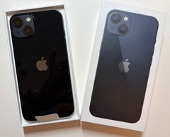 Apple iPhone 13 – 128 GB – Midnight (Unlocked) Plus Extras