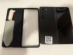 Samsung Galaxy Z Fold5 SM-F946U 256GB Phantom Black Spectrum Only – Bundle *Read
