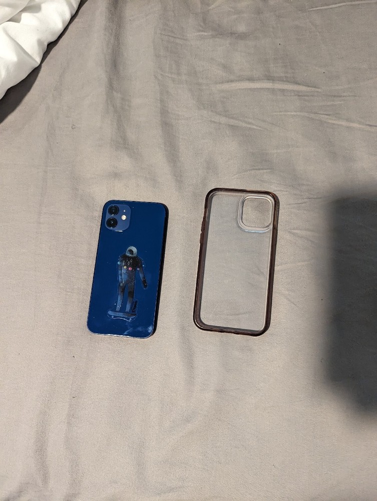 Apple iPhone 12 – 64GB – Blue (Unlocked)