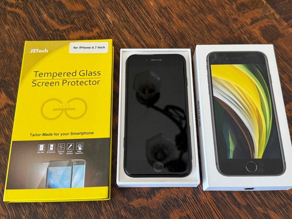 Apple iPhone SE 2nd Gen 128GB Black A2275 MHFC3LL/A w/ 2 Screen Protectors