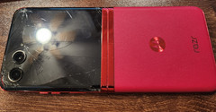 Motorola Razr+ 2023 256GB Red XT2321-3 – T-Mobile – Back Glass Crack
