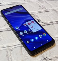 64GB Factory Unlocked Phone – All Carriers – Excellent Condition.