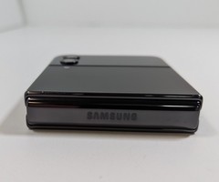Samsung Galaxy Z Flip4 – 128GB – Unlocked – Graphite – DARK SPOT ON TOP – 12326