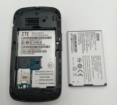 Lot Tracfone Z233VL Black Flip Cell Phone W/ Battery 4GB And Other Accessories