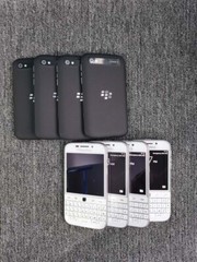 BlackBerry Classic Q20 16GB GSM (Unlocked) 4G LTE Keyboard Smartphone