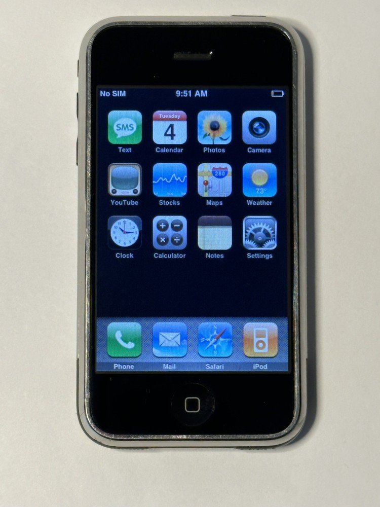 iOS 1.0 Apple iPhone 1st Generation – 4GB – Black A1203 (GSM) 2G MA501LL/A