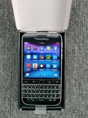 BlackBerry Classic Q20 16GB GSM (Unlocked) 4G LTE Keyboard Smartphone